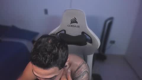 Snapshot of wexx_ chatting on January 17, 4:06 am wex online show from January 17, 4:06 am