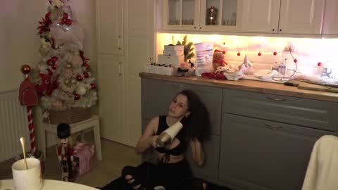 Victoria Maria online show from December 30, 5:55 pm