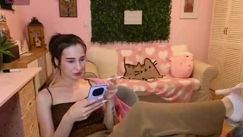 Snapshot of whats_her_name chatting on February 19, 2:07 am Victoria Maria online show from February 19, 2:07 am