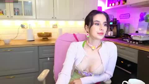 Snapshot of whats_her_name chatting on April 26, 9:45 pm Victoria Maria online show from April 26, 9:45 pm