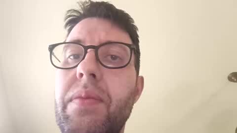 Snapshot of whatwouldyouliketosee chatting on February 25, 6:34 am stoffy online show from February 25, 6:34 am