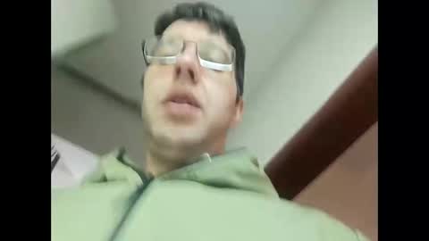 Snapshot of whatwouldyouliketosee chatting on March 31, 7:42 am stoffy online show from March 31, 7:42 am