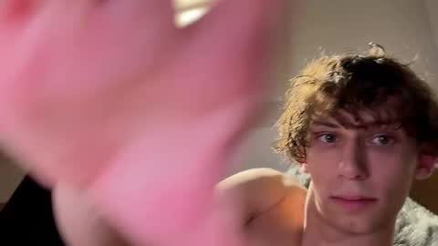 Mia  Please help me to reach 100 thumps up online show from November 25, 7:36 pm