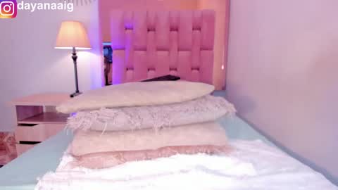 Sara  online show from October 4, 3:43 pm