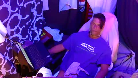 Snapshot of whimsicaljoy chatting on March 19, 10:41 am whimsicaljoy online show from March 19, 10:41 am