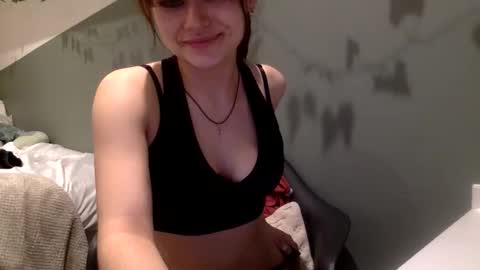 whimsy_tinks online show from February 2, 11:14 pm