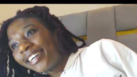 Whinebby online show from December 18, 3:23 am