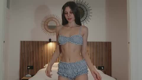 Naomi online show from May 21, 8:49 pm
