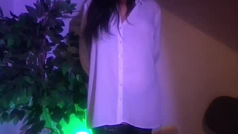 Snapshot of whisperingfire chatting on October 28, 9:39 pm Mel online show from October 28, 9:39 pm