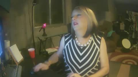 Snapshot of whisperlace chatting on December 4, 2:31 am Whisper online show from December 4, 2:31 am