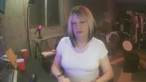 Snapshot of whisperlace chatting on December 14, 3:07 am Whisper online show from December 14, 3:07 am