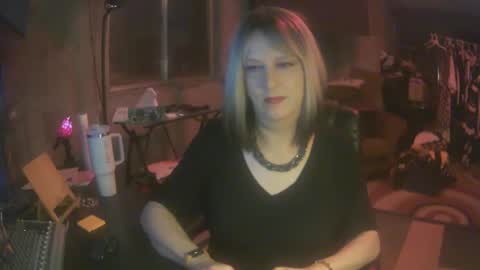 Snapshot of whisperlace chatting on January 12, 7:43 am Whisper online show from January 12, 7:43 am