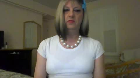 Snapshot of whisperlace chatting on September 28, 9:47 am Whisper online show from September 28, 9:47 am