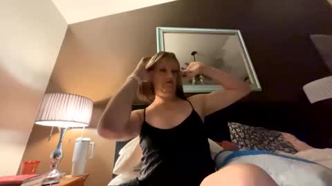 Snapshot of whisperlace chatting on October 4, 6:22 am Whisper online show from October 4, 6:22 am