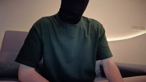 whispero_o online show from October 8, 9:40 am