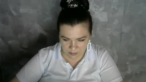 Snapshot of white__queen_ chatting on June 15, 6:59 am white__queen_ online show from June 15, 6:59 am