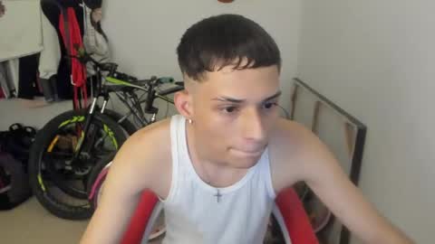 Snapshot of white_master444 chatting on April 18, 5:39 pm white online show from April 18, 5:39 pm