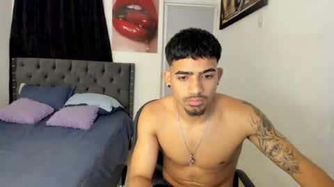 Snapshot of white_master444 chatting on April 19, 9:08 am white online show from April 19, 9:08 am