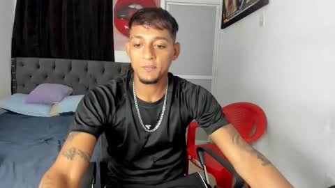 Snapshot of white_master444 chatting on April 22, 12:02 am white online show from April 22, 12:02 am