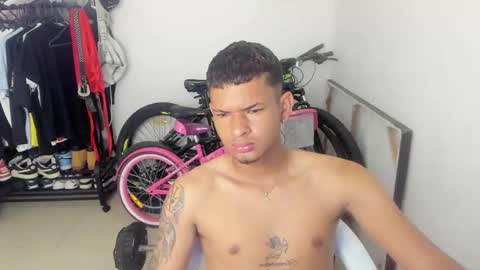 Snapshot of white_master444 chatting on April 23, 5:48 pm white online show from April 23, 5:48 pm