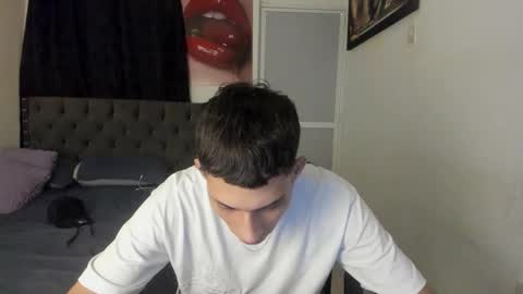 Snapshot of white_master444 chatting on June 10, 1:39 am white online show from June 10, 1:39 am