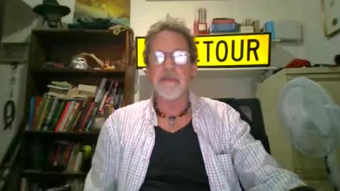 whiteboomer online show from April 21, 9:15 am