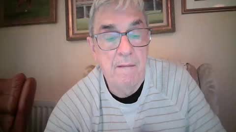 whitebriefs009 online show from September 28, 7:36 am