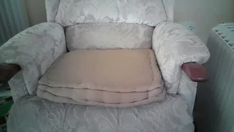 whitebriefs009 online show from October 17, 9:01 am