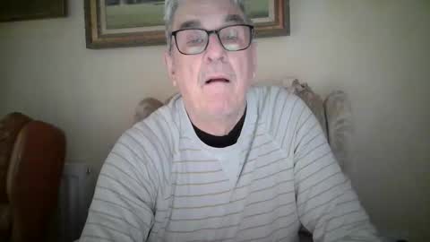 whitebriefs009 online show from December 22, 10:01 am