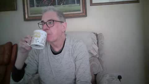 whitebriefs009 online show from January 14, 9:37 am