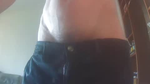 Snapshot of whiteduke81 chatting on May 30, 4:04 pm Whiteduke online show from May 30, 4:04 pm