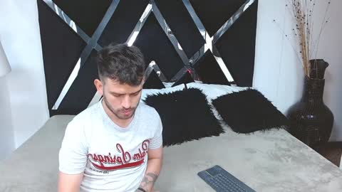 Dylan white online show from February 5, 11:39 pm