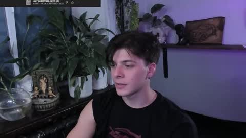 Snapshot of whiteegrimm chatting on September 30, 7:52 pm Gus online show from September 30, 7:52 pm