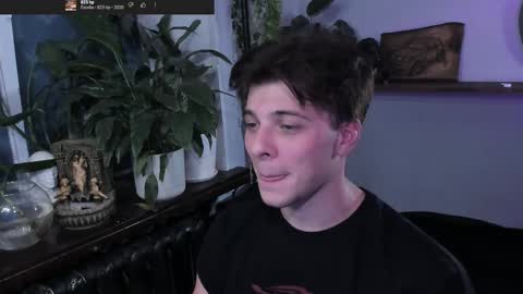 Snapshot of whiteegrimm chatting on October 6, 9:12 pm Gus online show from October 6, 9:12 pm