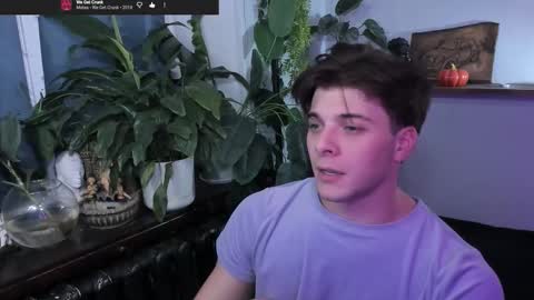 Snapshot of whiteegrimm chatting on October 26, 9:10 pm Gus online show from October 26, 9:10 pm