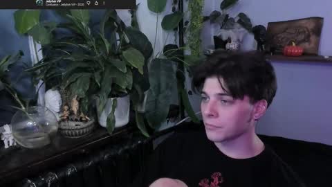 Snapshot of whiteegrimm chatting on November 15, 8:05 pm Gus online show from November 15, 8:05 pm