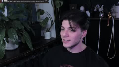 Snapshot of whiteegrimm chatting on December 14, 9:52 pm Gus online show from December 14, 9:52 pm