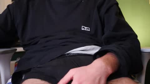 Snapshot of whiteeuropaboy chatting on December 14, 10:25 pm whiteeuropaboy online show from December 14, 10:25 pm