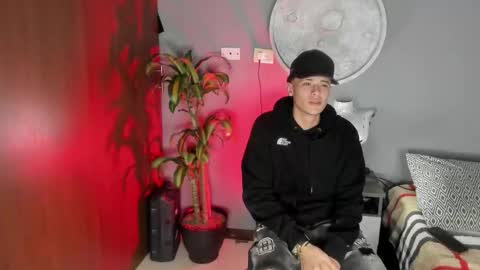 Snapshot of whiteman_0 chatting on October 14, 2:34 am whiteman_0 online show from October 14, 2:34 am
