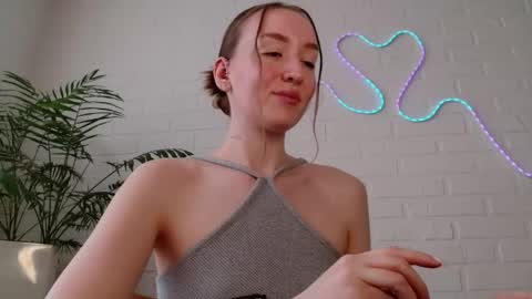 Snapshot of whiteprincessluna chatting on April 14, 1:17 pm You wont find me here on Saturdays and Sundays online show from April 14, 1:17 pm