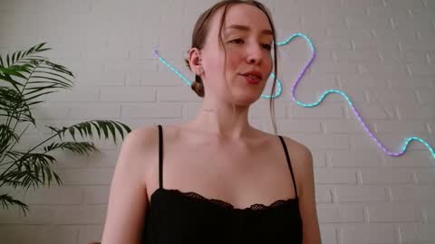 Snapshot of whiteprincessluna chatting on April 16, 1:01 pm You wont find me here on Saturdays and Sundays online show from April 16, 1:01 pm