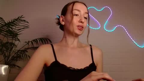 Snapshot of whiteprincessluna chatting on April 19, 4:06 pm You wont find me here on Saturdays and Sundays online show from April 19, 4:06 pm