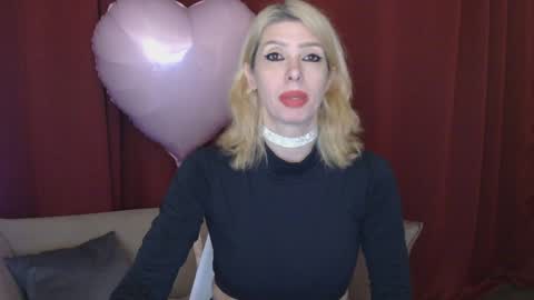 White Queen online show from December 30, 1:36 pm