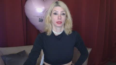 White Queen online show from December 30, 4:51 pm