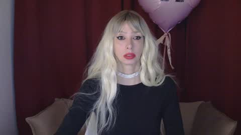 White Queen online show from January 2, 6:56 pm