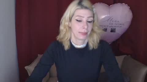 White Queen online show from January 5, 10:19 pm