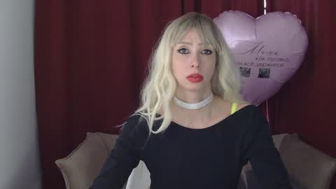 White Queen online show from January 11, 11:56 am