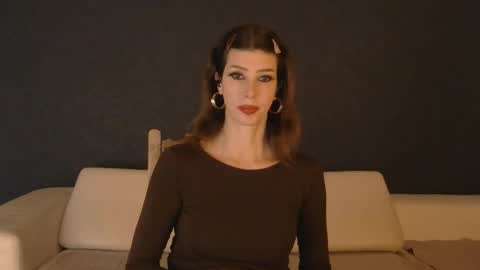 White Queen online show from October 16, 11:55 am