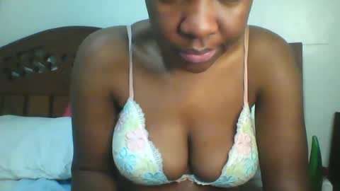 whitney_ly online show from June 20, 5:21 am
