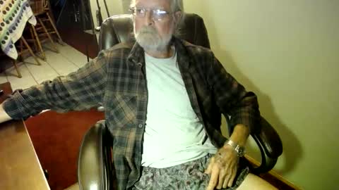 whofcares2 online show from November 15, 1:36 am